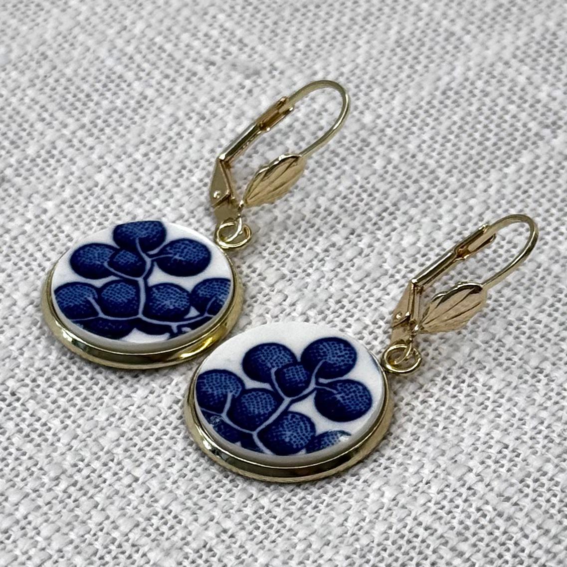 1960’s Churchill ‘Blue Willow’ Leverback Dangly Earrings Y