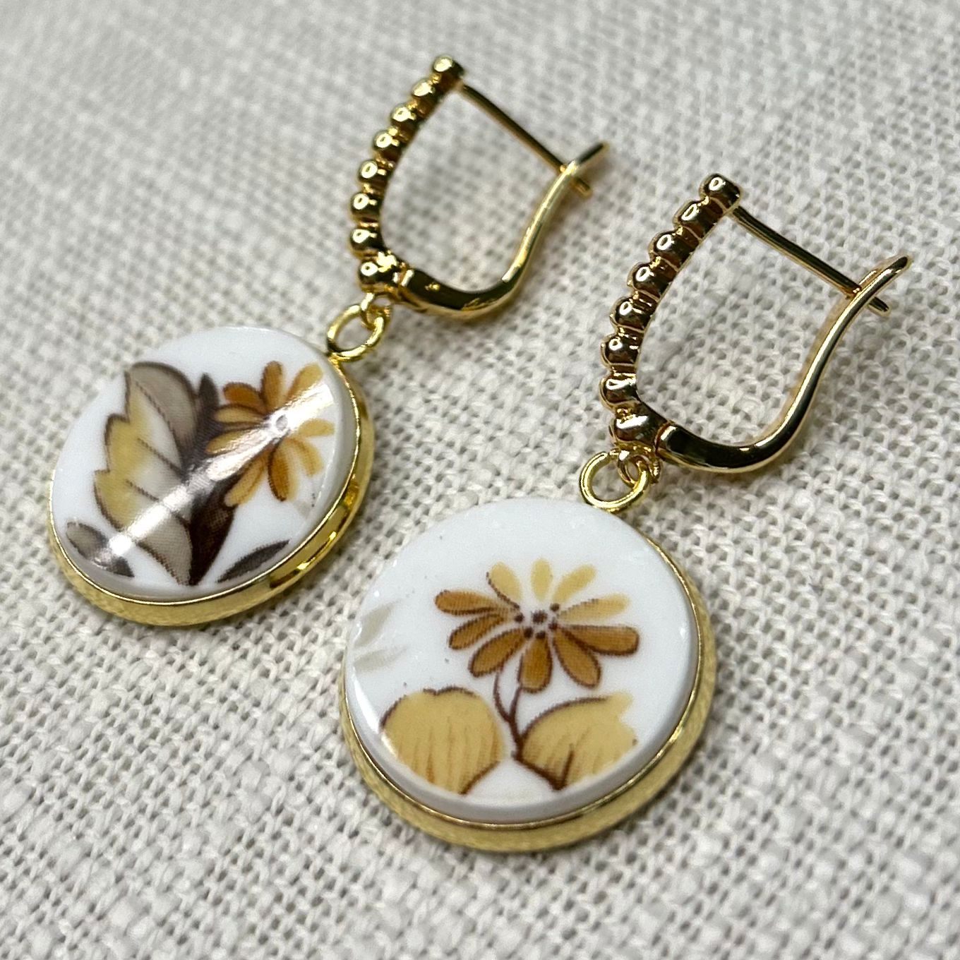 1950’s Queen Anne Leverback Dangly Earrings YM