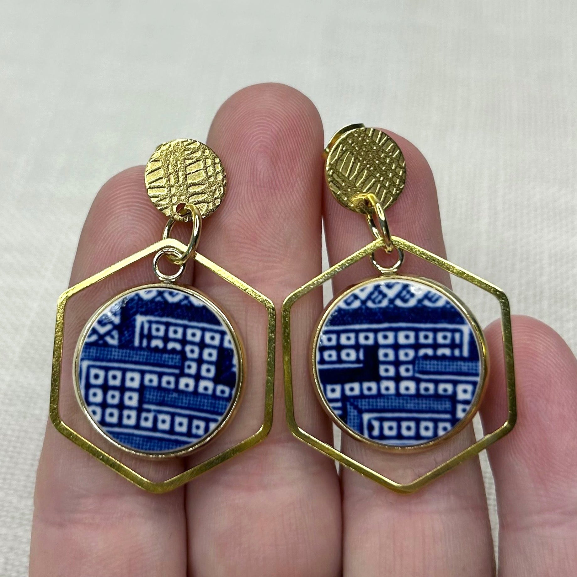 1960/70’s Churchill ‘Blue Willow’ Stud Dangly Earrings Y