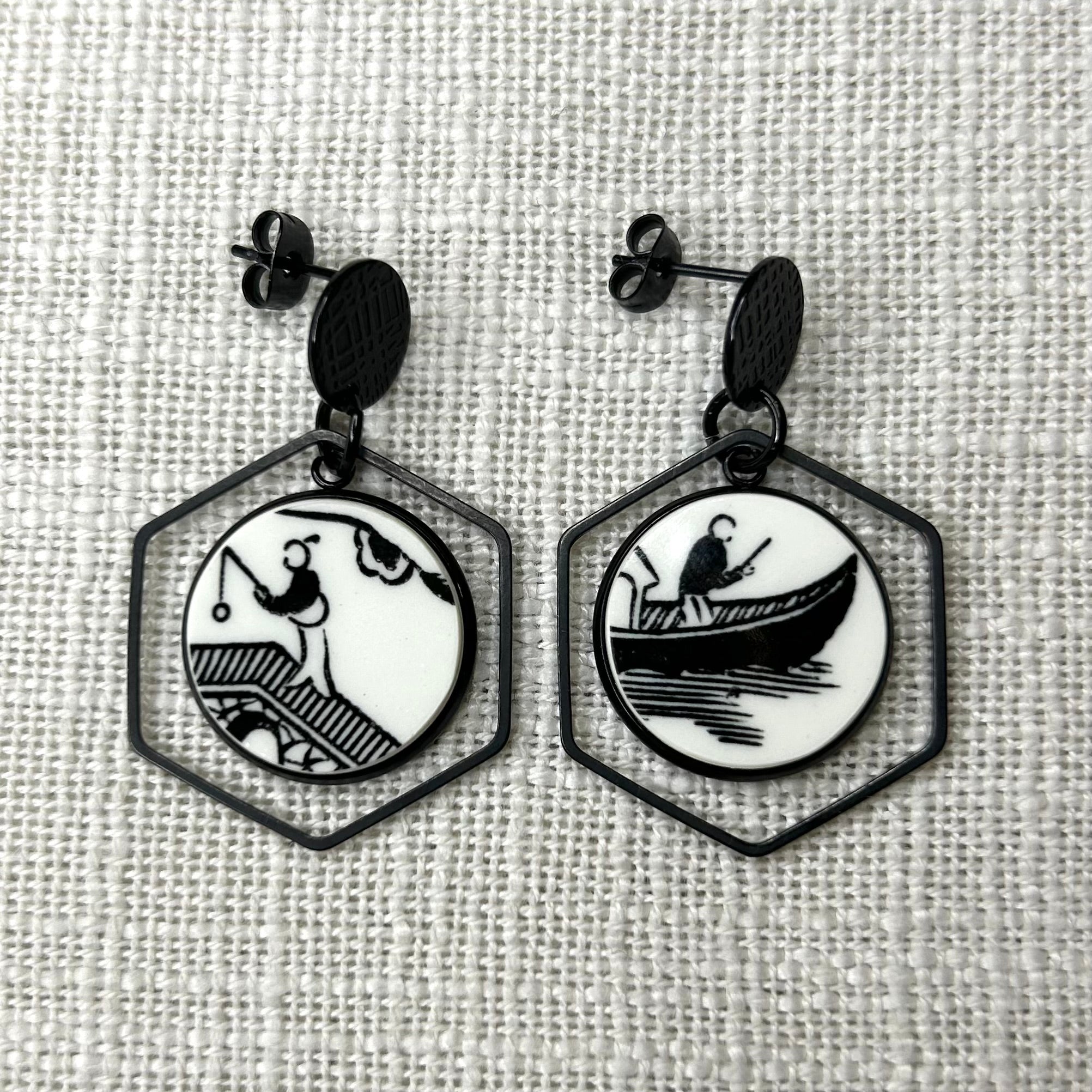1980’s Churchill ‘Midnight Willow’ Stud Dangly Earrings B