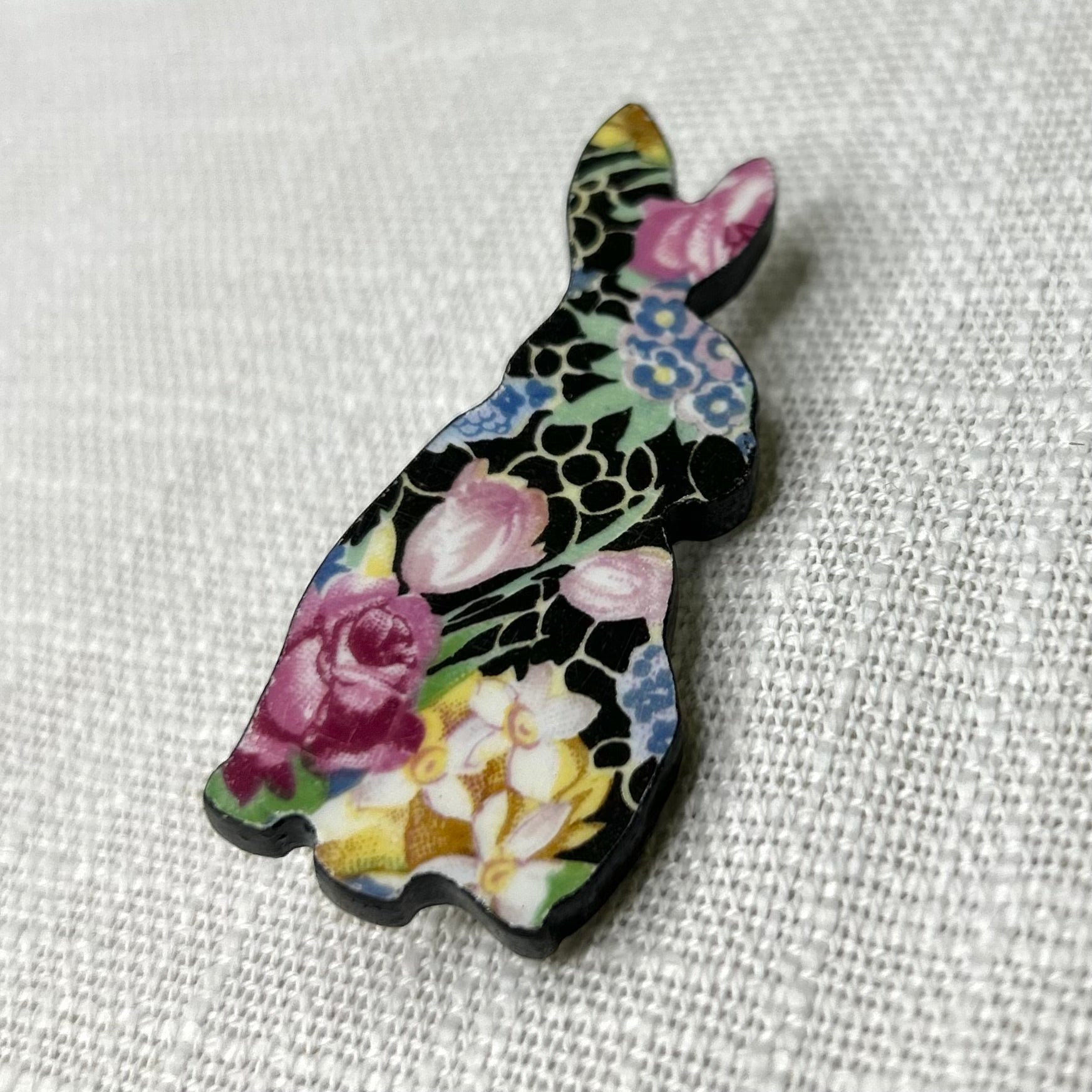 1930’s Royal Winton ‘Hazel’ Bunny Brooch M