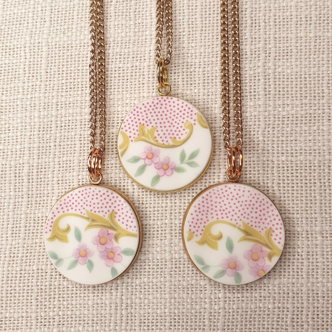 1975-95 Royal Albert ‘Serenity’ Pendant Necklace R