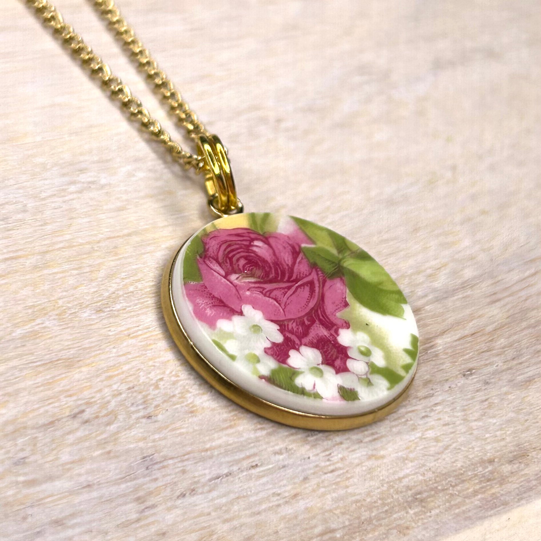 1950’s Royal Standard Pendant Necklace Y