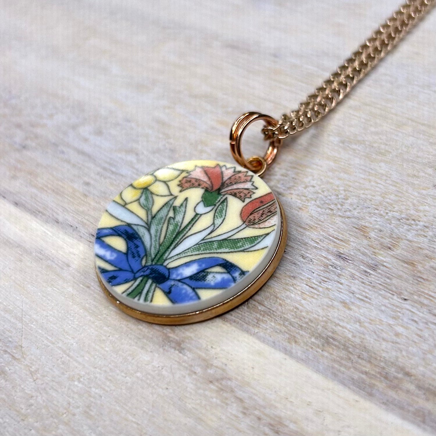 Royal Doulton Pendant Necklace R