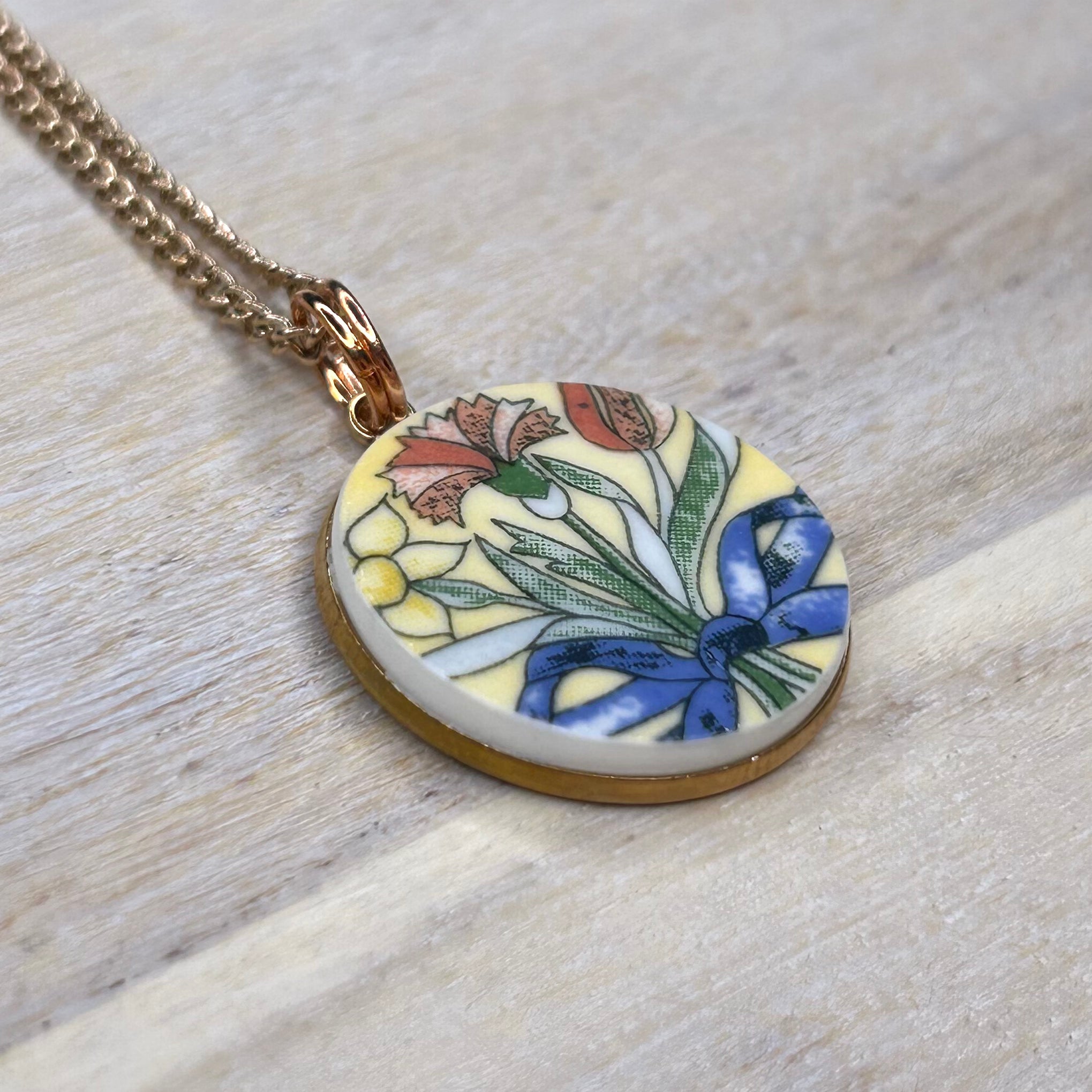 Royal Doulton Pendant Necklace R