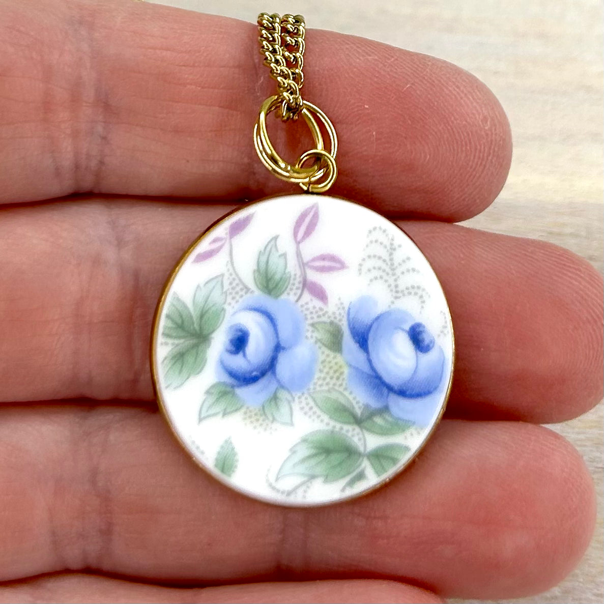 1989-98 Royal Albert ‘Blue Blossom’ Pendant Necklace Y