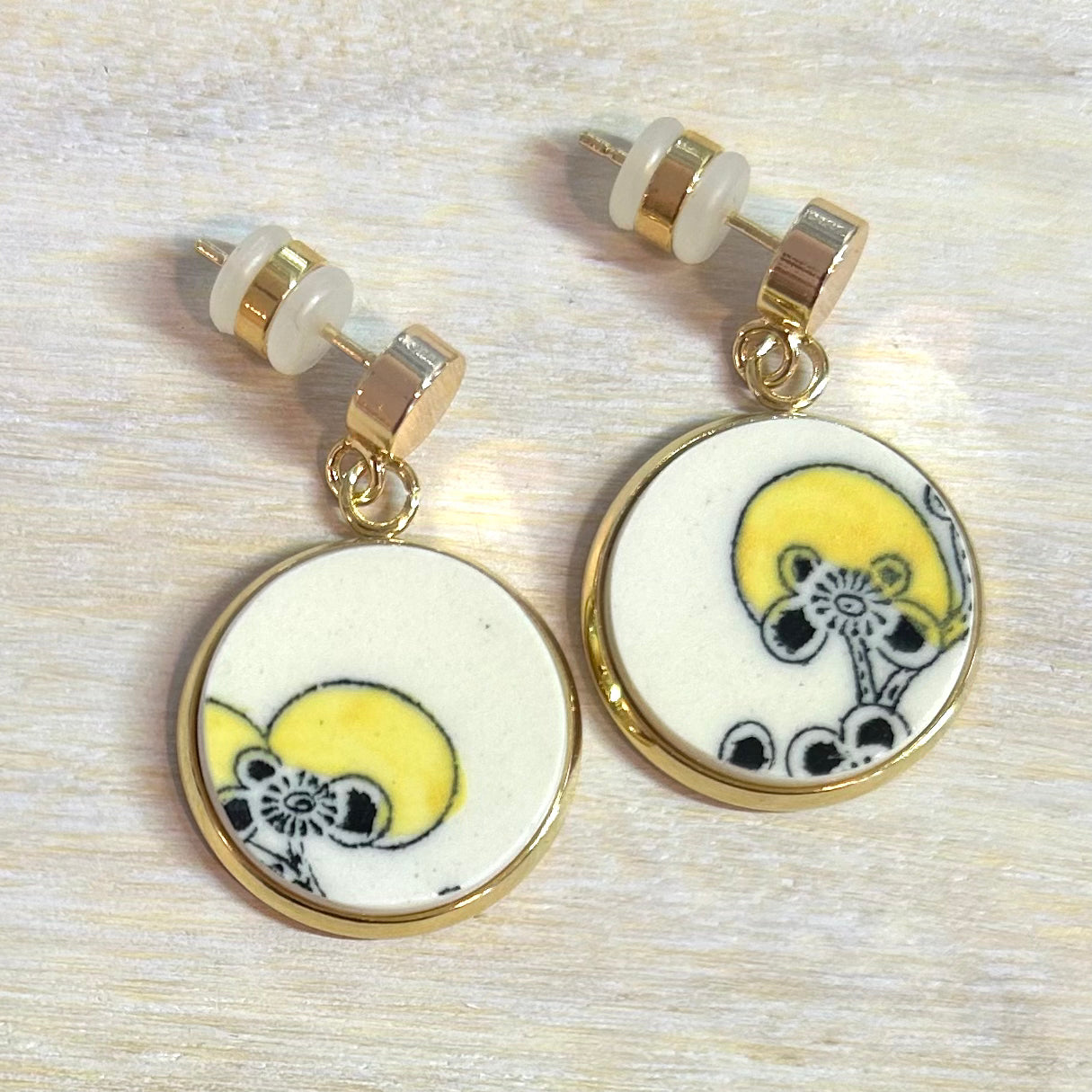 1930’s Royal Doulton ‘Carnival’ Stud Dangly Earrings Y