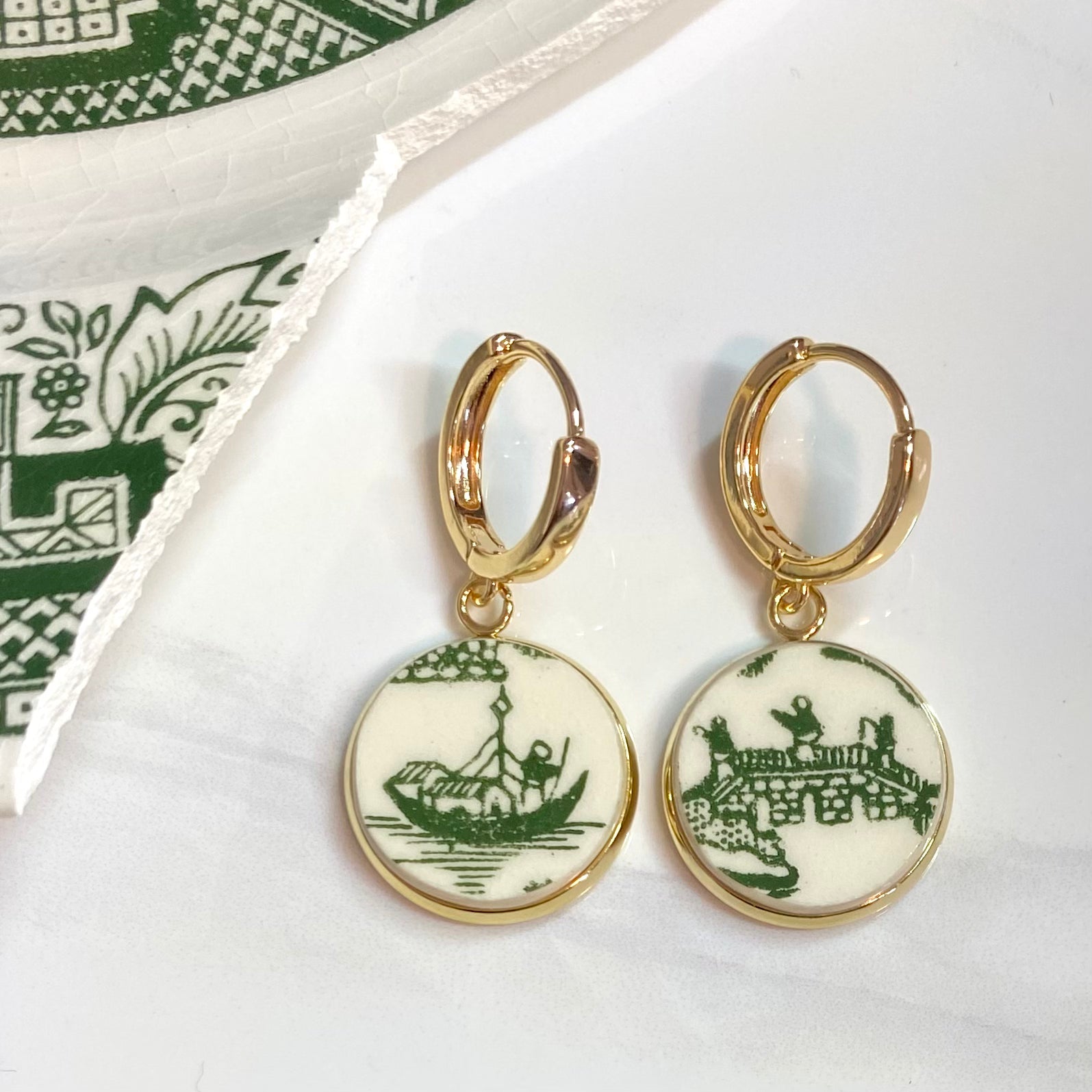 Green Willow Ware by Royal China Huggies Leverback Dangly Earrings YM