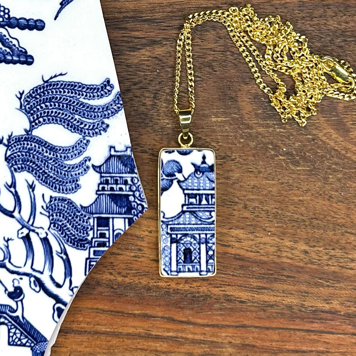 9ct Solid Yellow Gold Blue Willow Pendant Necklace