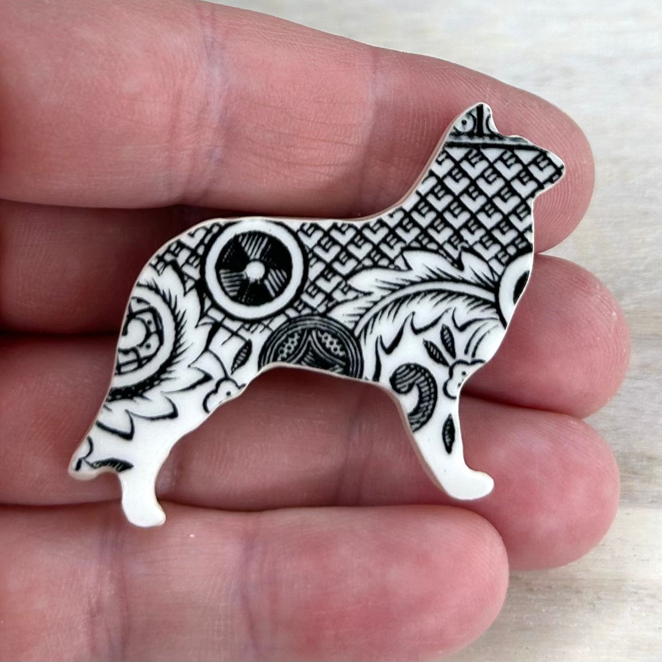1980’s Churchill Midnight Willow Brooch Dog M