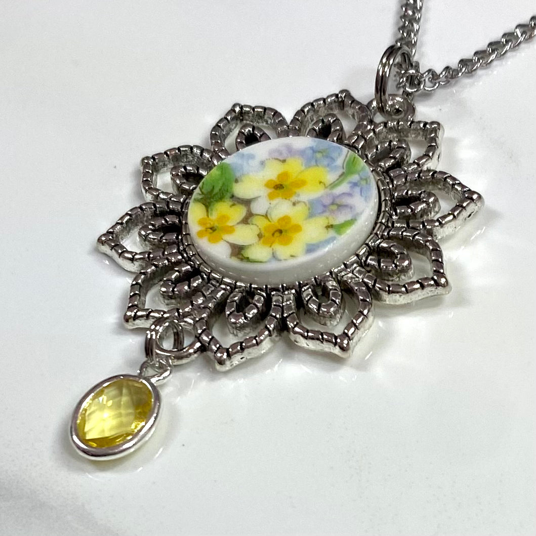 1945-66 Shelley China ‘Primrose Chintz’ Pendant Necklace