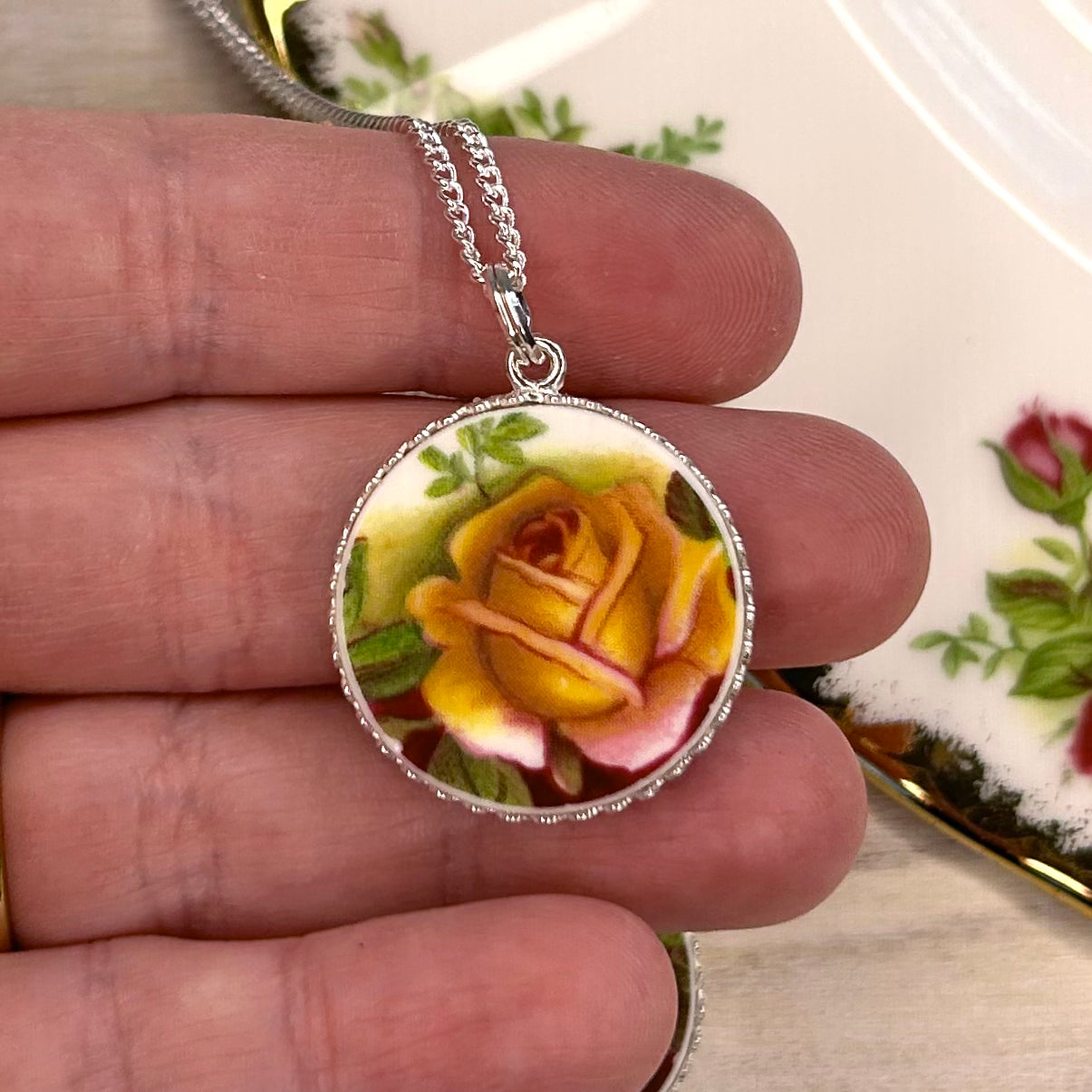 Sterling Silver 1962 Royal Albert ‘Old Country Roses’ Pendant Necklace