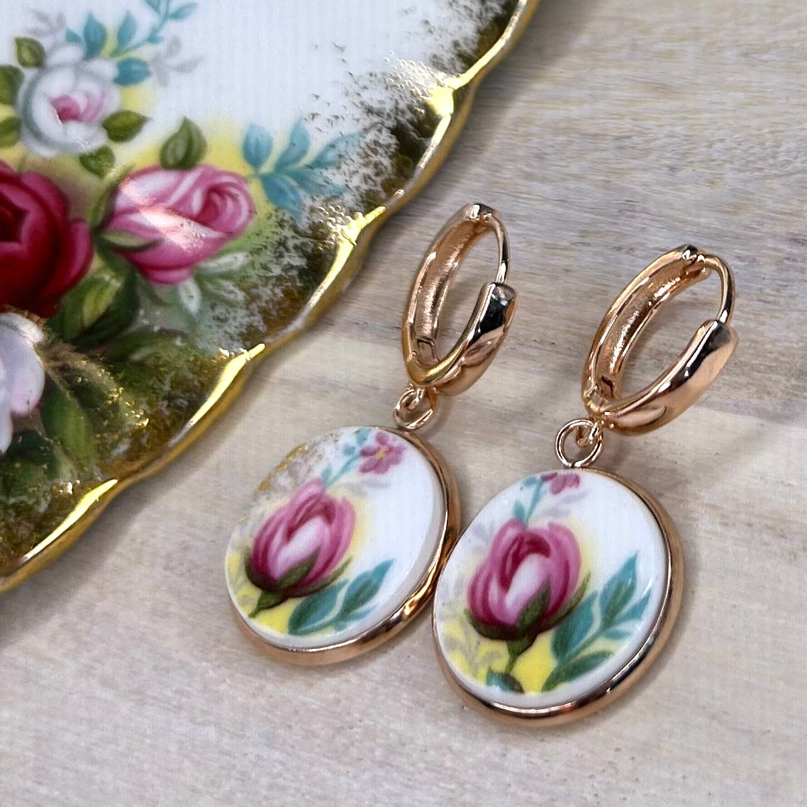 1980’s Royal Albert ‘Celebration’ Huggies Dangly Earrings RG