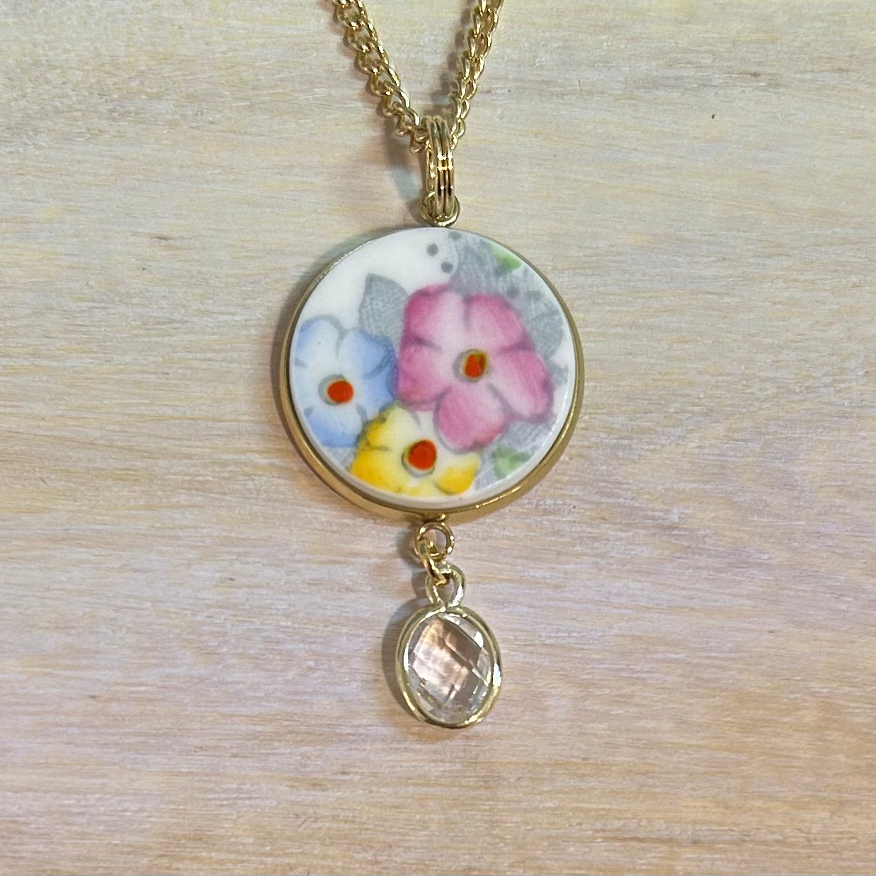 1920’s Royal Albert ‘Trellis’ Pendant Necklace Y
