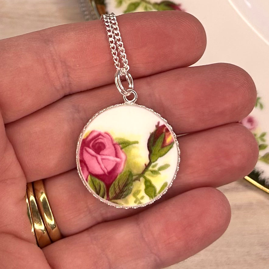 Sterling Silver 1962 Royal Albert ‘Old Country Roses’ Pendant Necklace