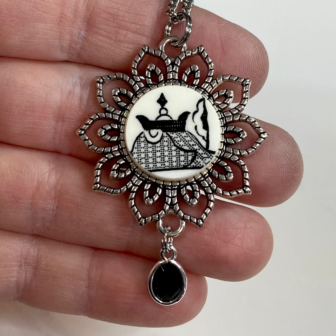1980’s Churchill Midnight Willow Pendant Necklace