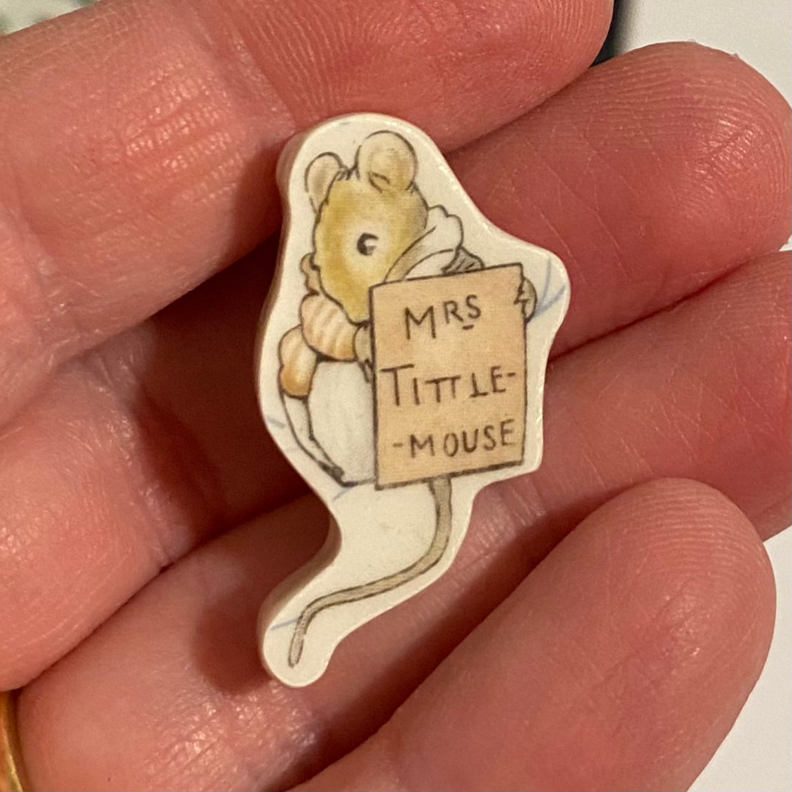 Mrs Tittlemouse by Wedgwood Brooch