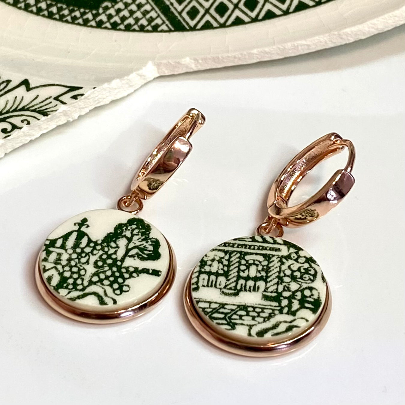 Green Willow Ware by Royal China Huggies Leverback Dangly Earrings RG