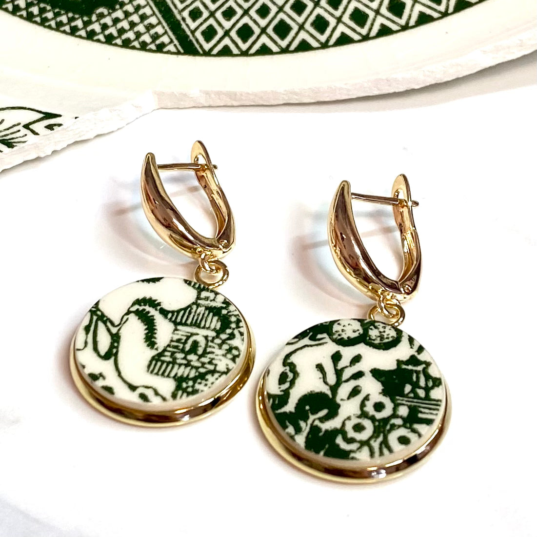 Green Willow Ware by Royal China Huggies Leverback Dangly Earrings YG