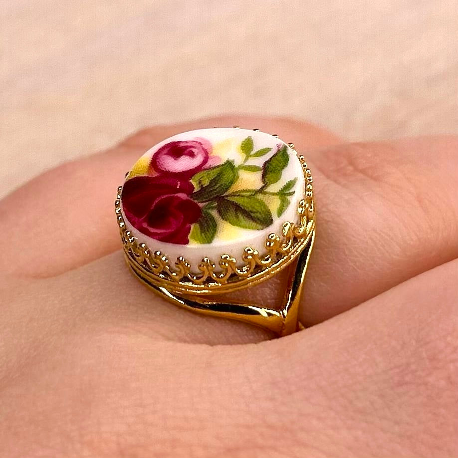 1962 Yellow Gold over Sterling Silver Royal Albert ‘Old Country Roses’ Ring