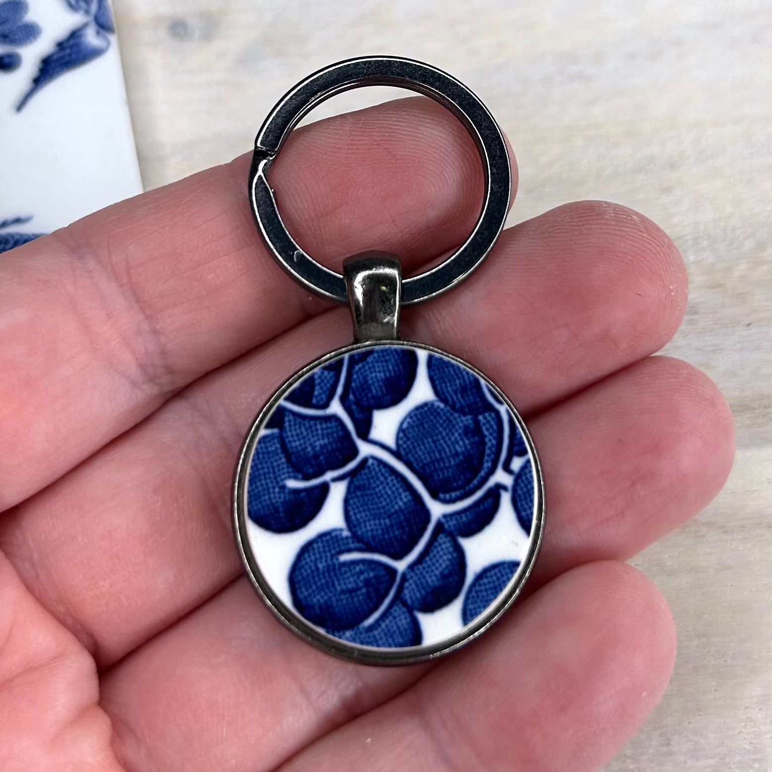 1960’s Churchill Blue Willow Keyring Keychain