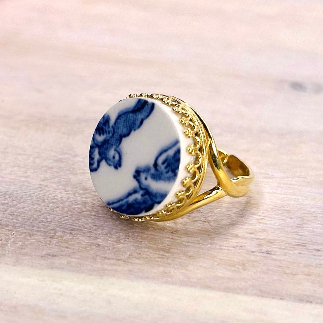 1960/70’s Yellow Gold plated over Sterling Silver Churchill ‘Blue Willow’ Ring