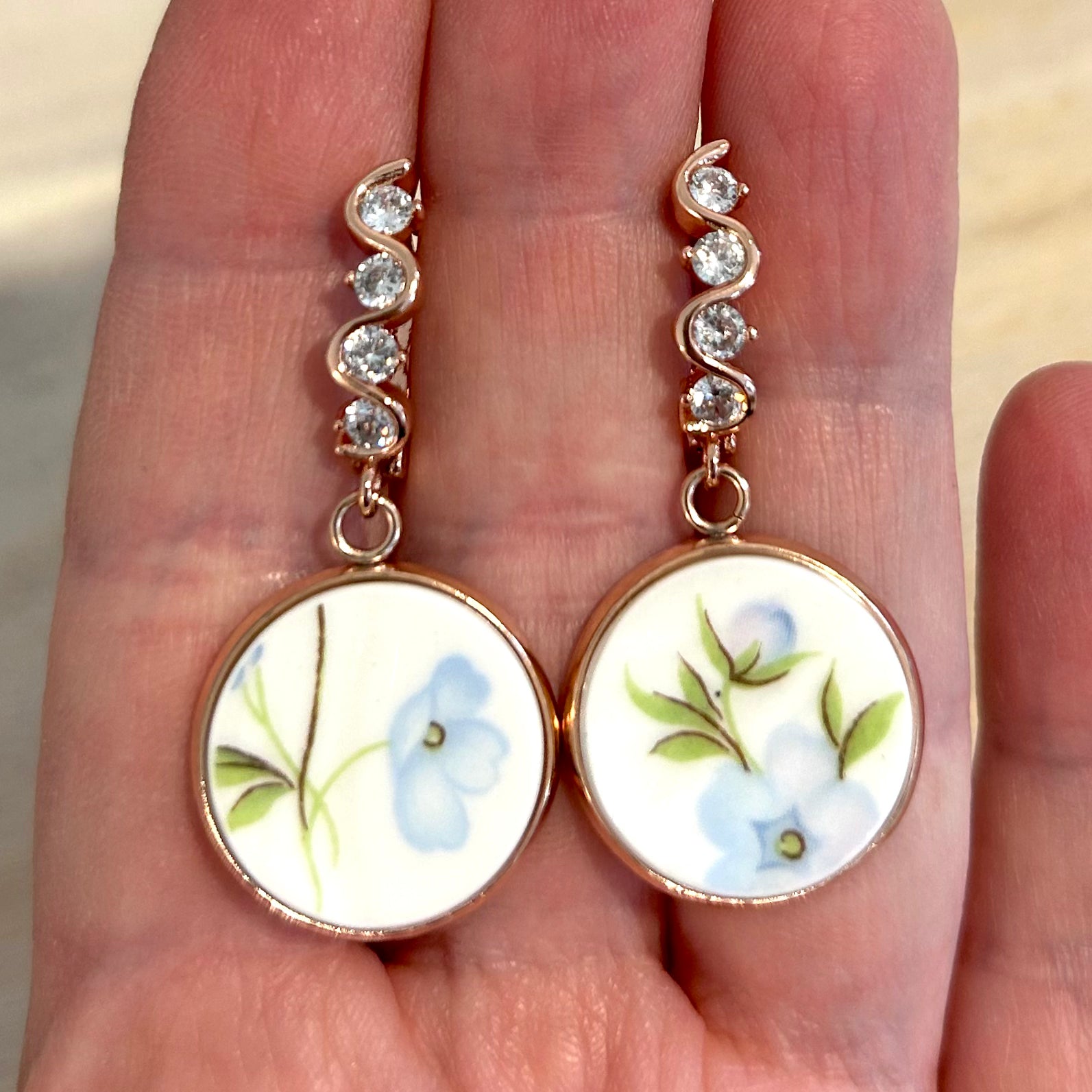 1950’s Staffordshire ‘Rock Garden’ Dangly Earrings R