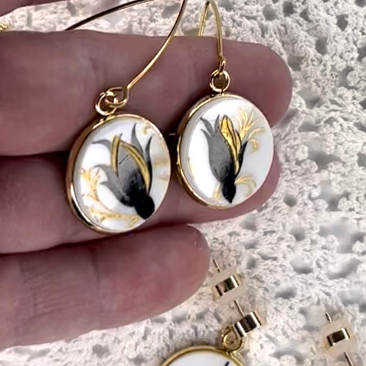 1960’s Elizabethan China Dangly Earrings YG