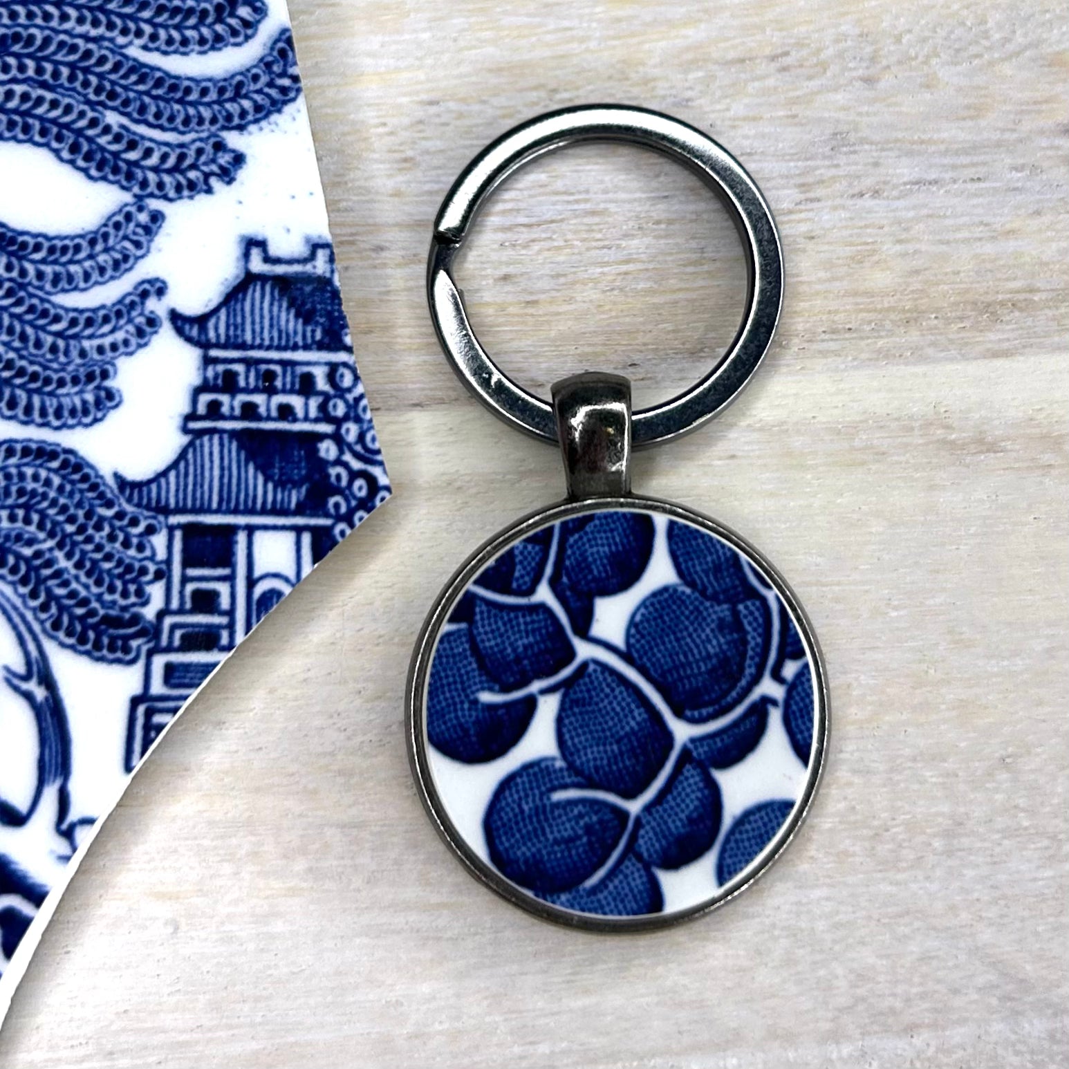 1960’s Churchill Blue Willow Keyring Keychain M