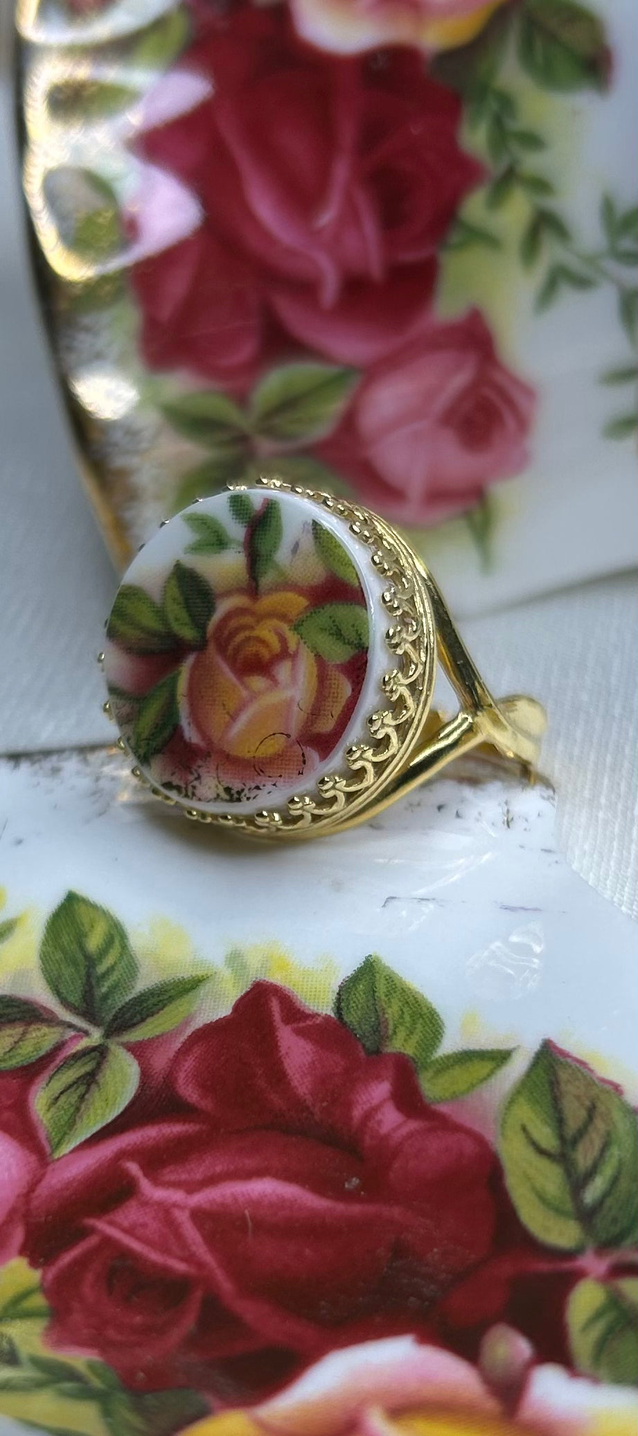 1962 Royal Albert ‘Old Country Roses’ Sterling Silver With Yellow Gold Plate Ring M