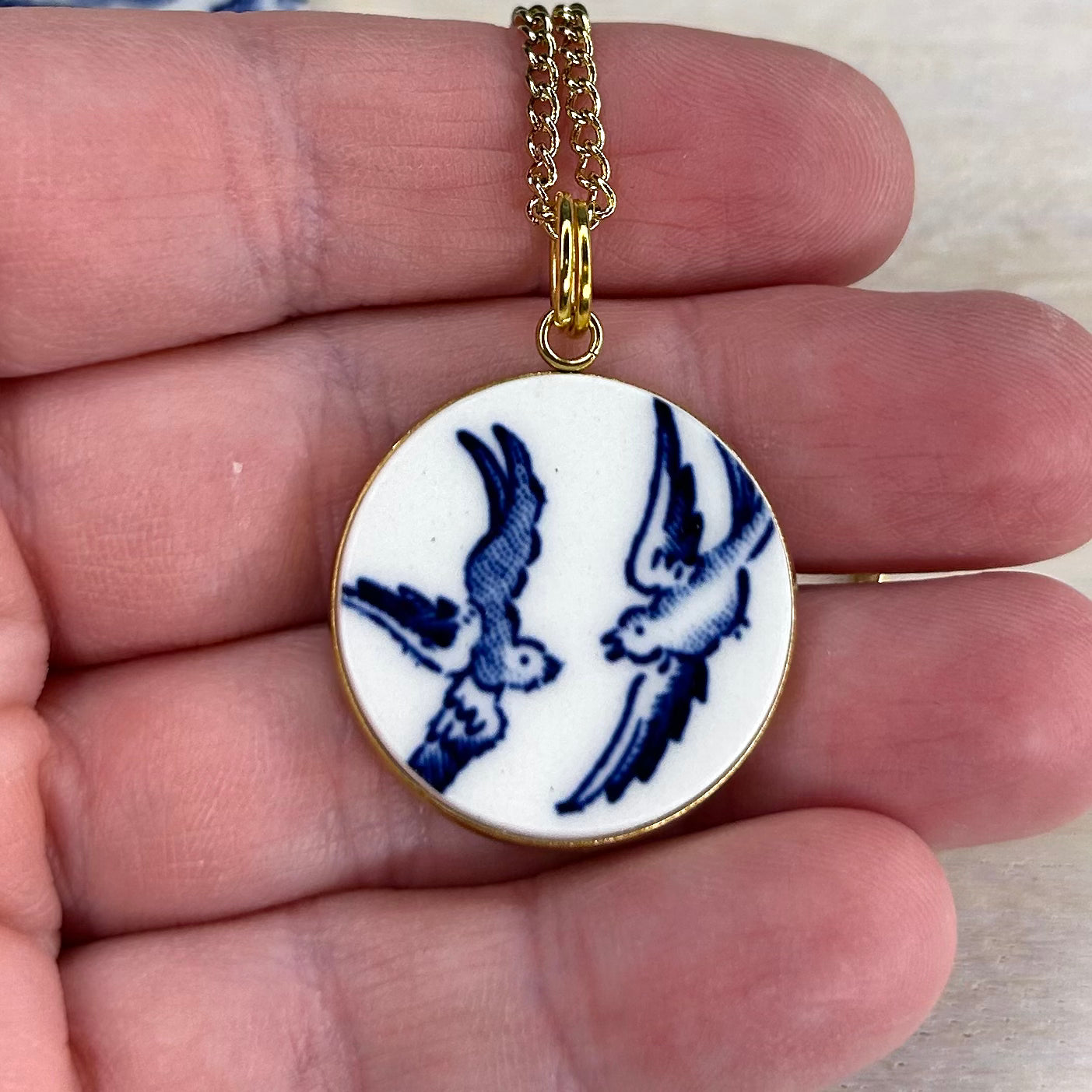 1960/70’s Blue Willow Pendant Necklace YG