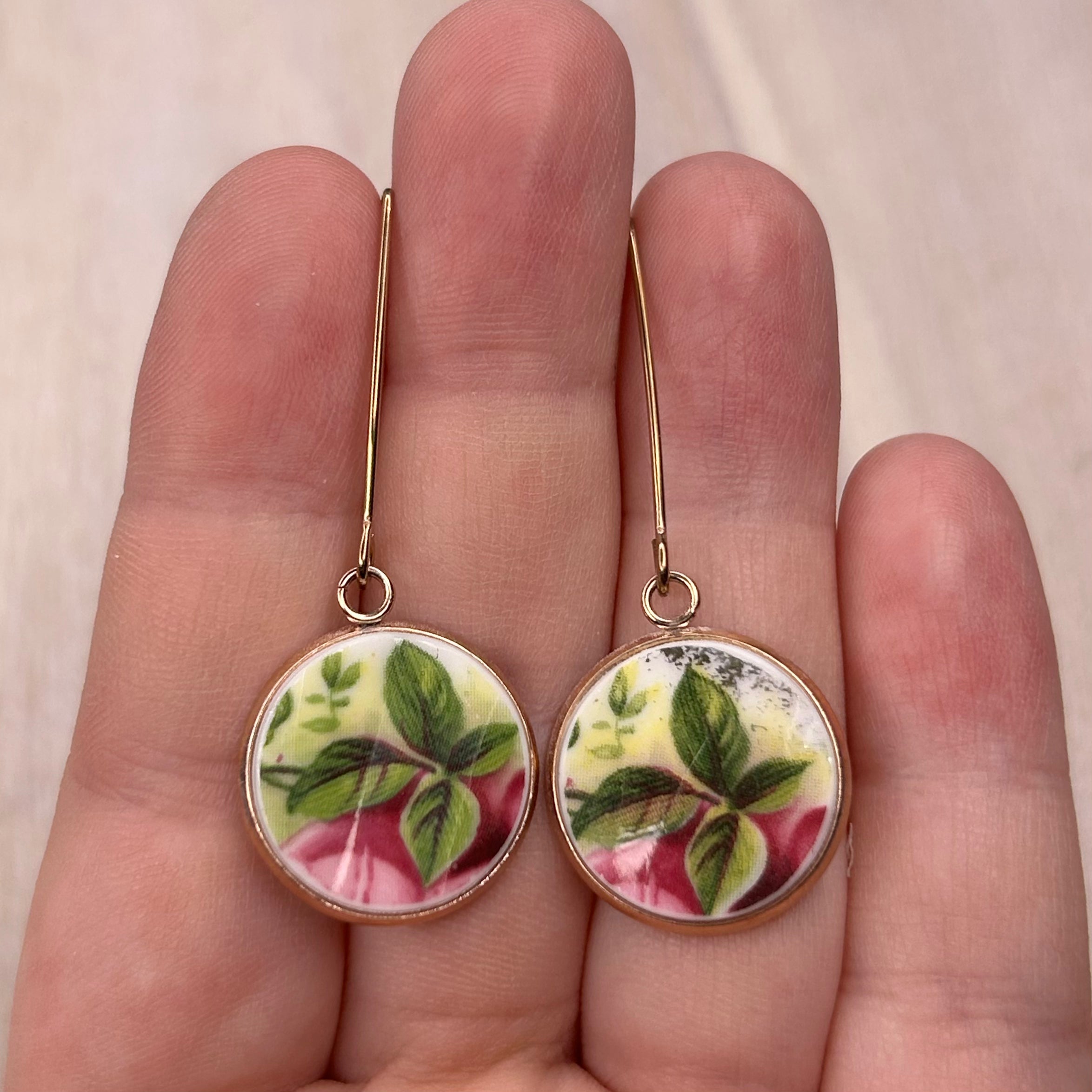 1962 Royal Albert ‘Old Country Roses’ Hooks Dangly Earrings RM