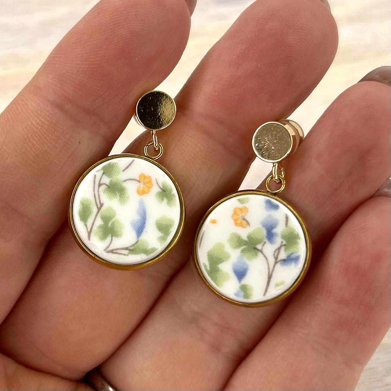 1980’s Stud Dangly Earrings Y