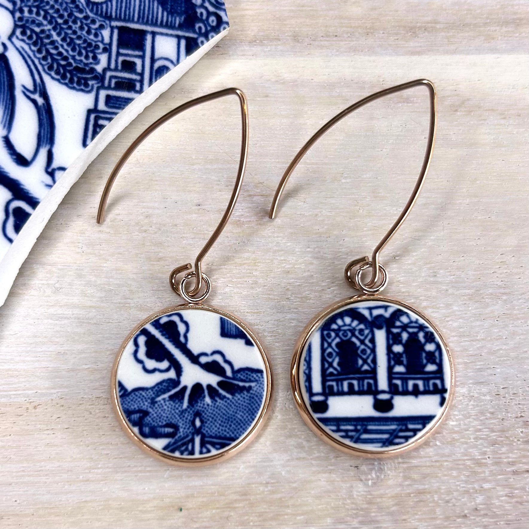 1960/70’s Churchill Blue Willow Dangly Hooks Earrings RM