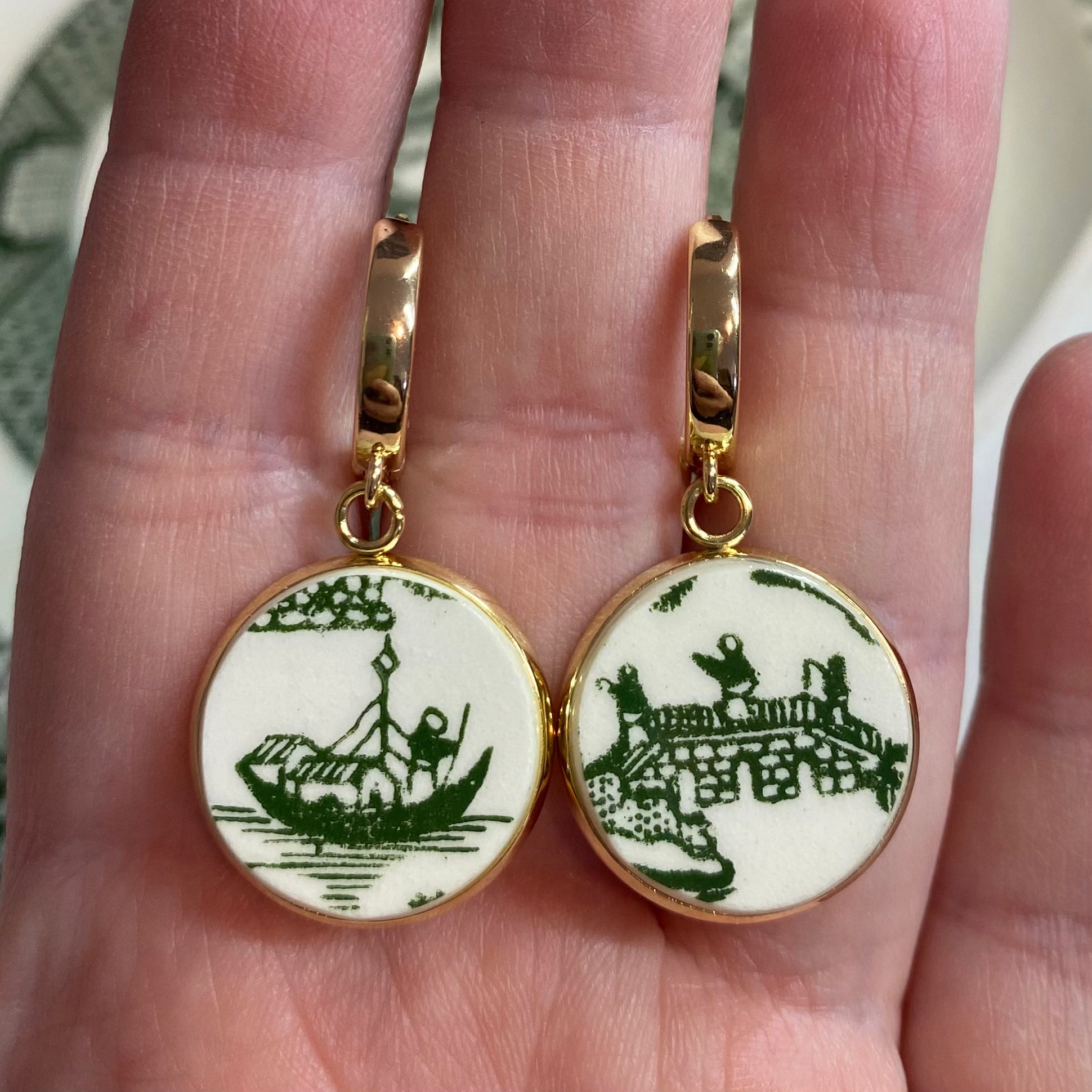 Green Willow Ware by Royal China Huggies Leverback Dangly Earrings YM