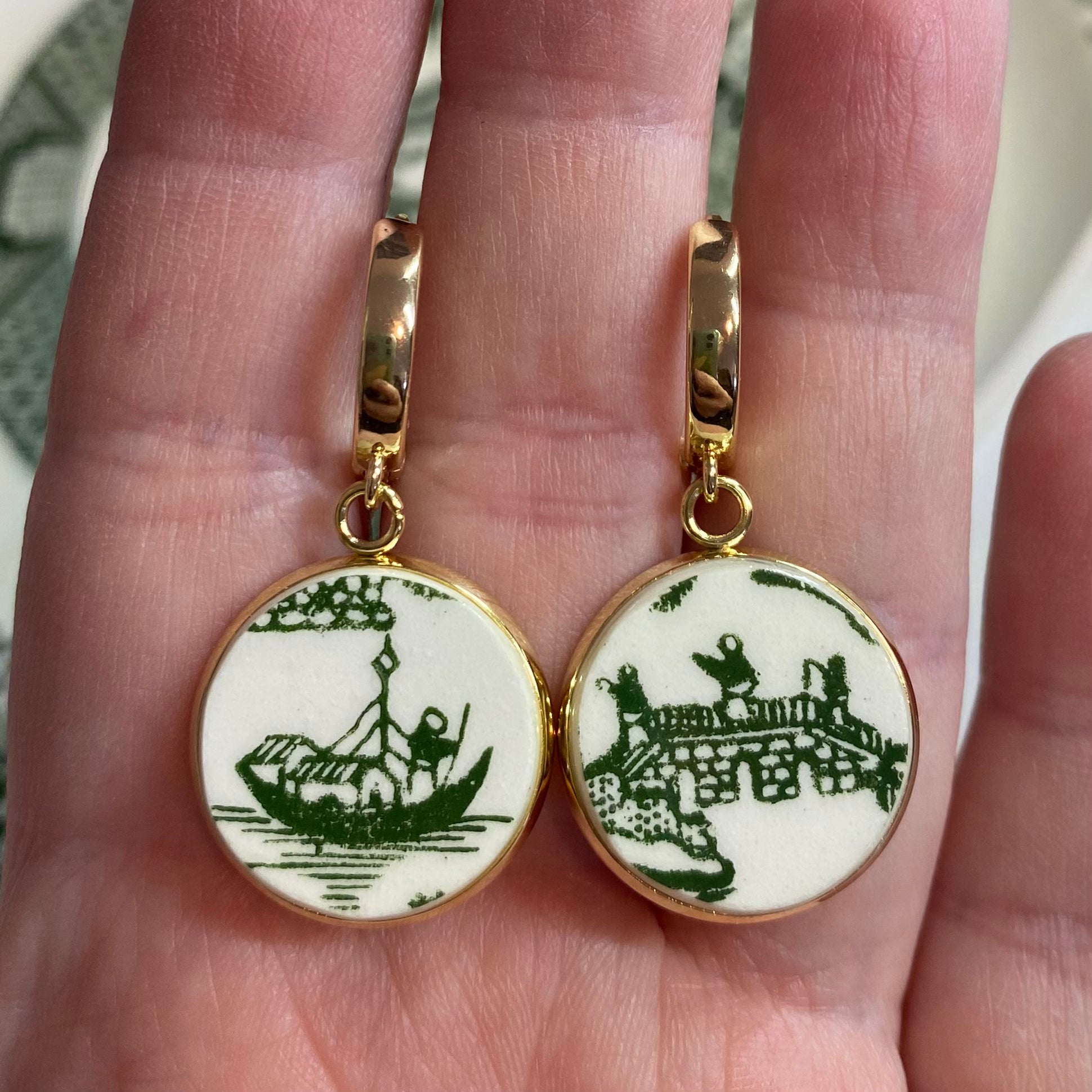 Green Willow Ware by Royal China Huggies Leverback Dangly Earrings YG