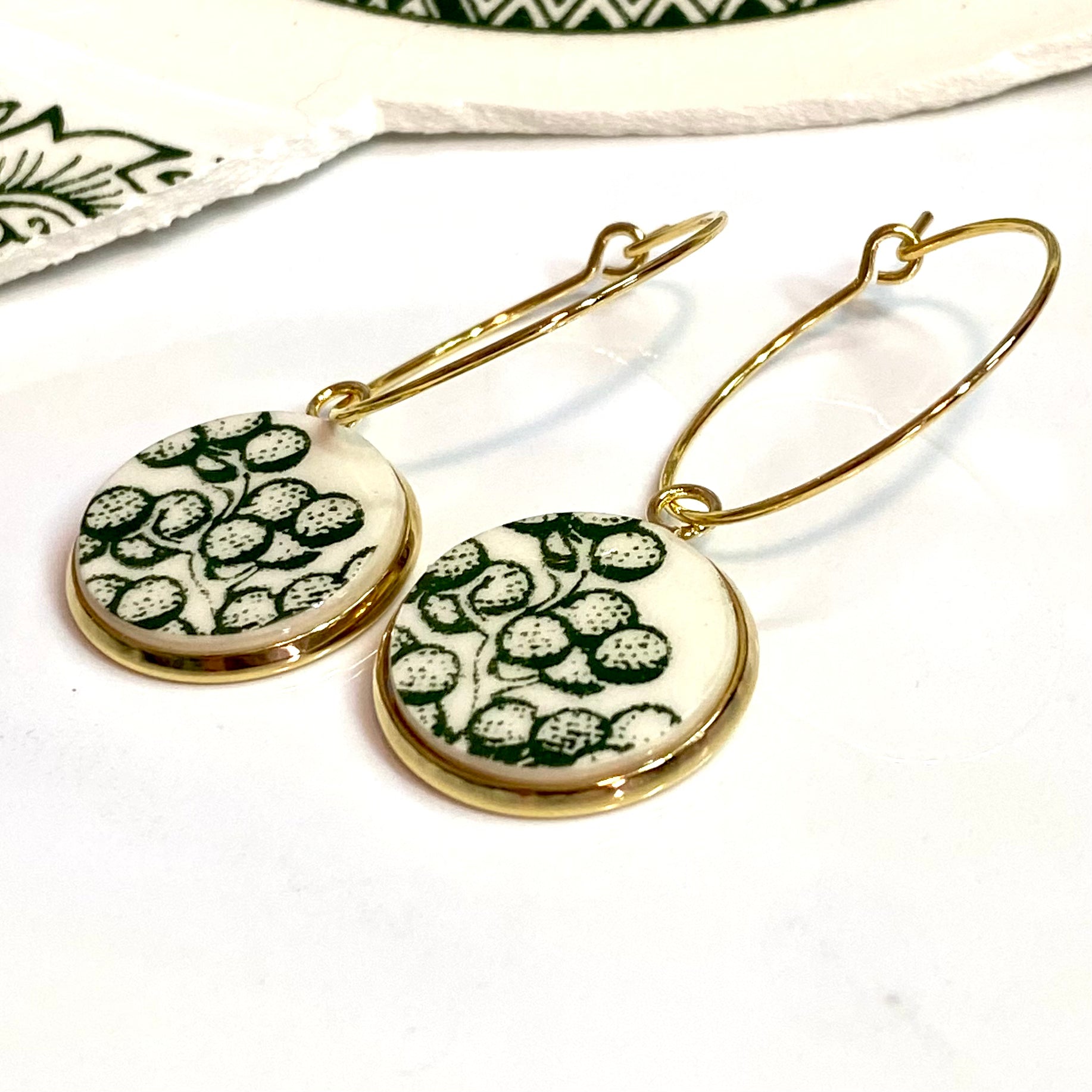 Green Willow Ware by Royal China Dangly Earrings Hoops YG