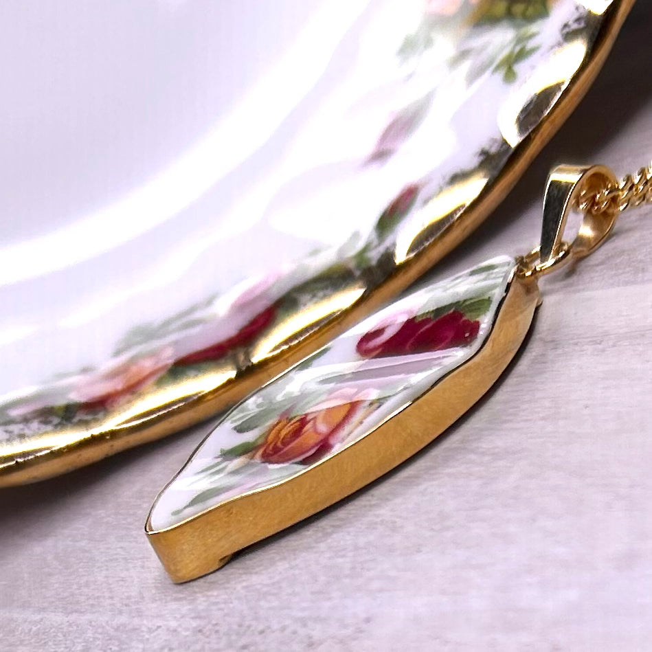 9ct Yellow Gold Royal Albert ‘Old Country Roses’ Pendant Necklace
