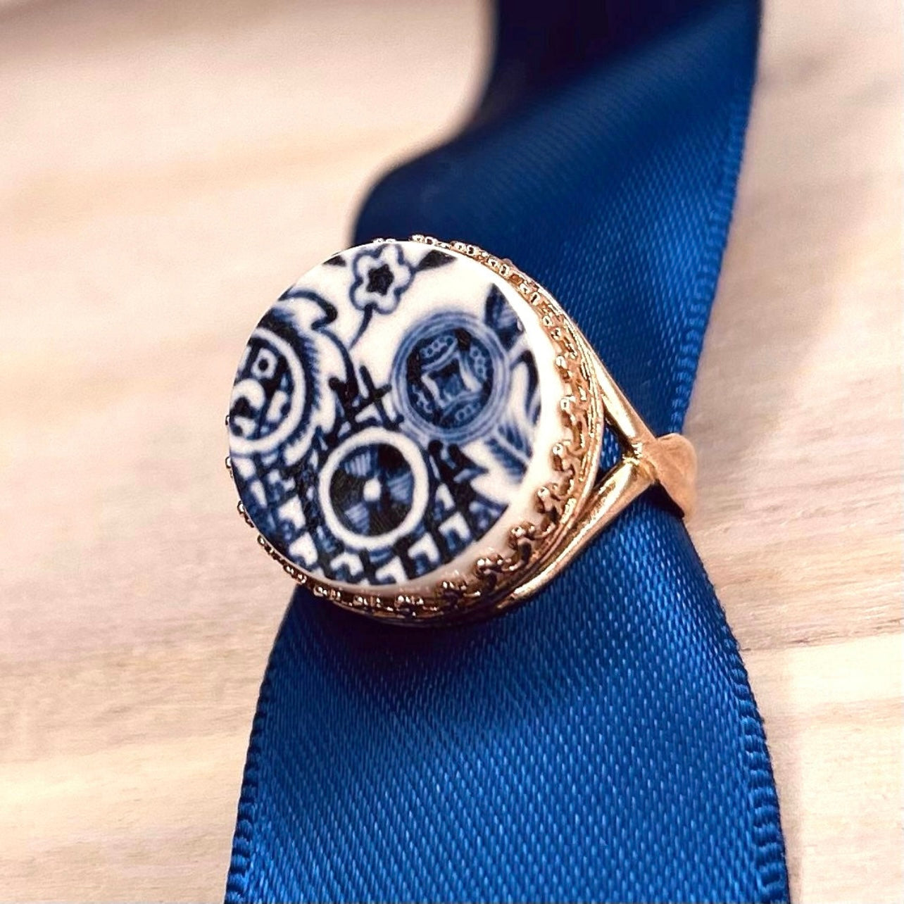 1960/70’s Rose Gold over Sterling Silver Churchill ‘Blue Willow’ Ring