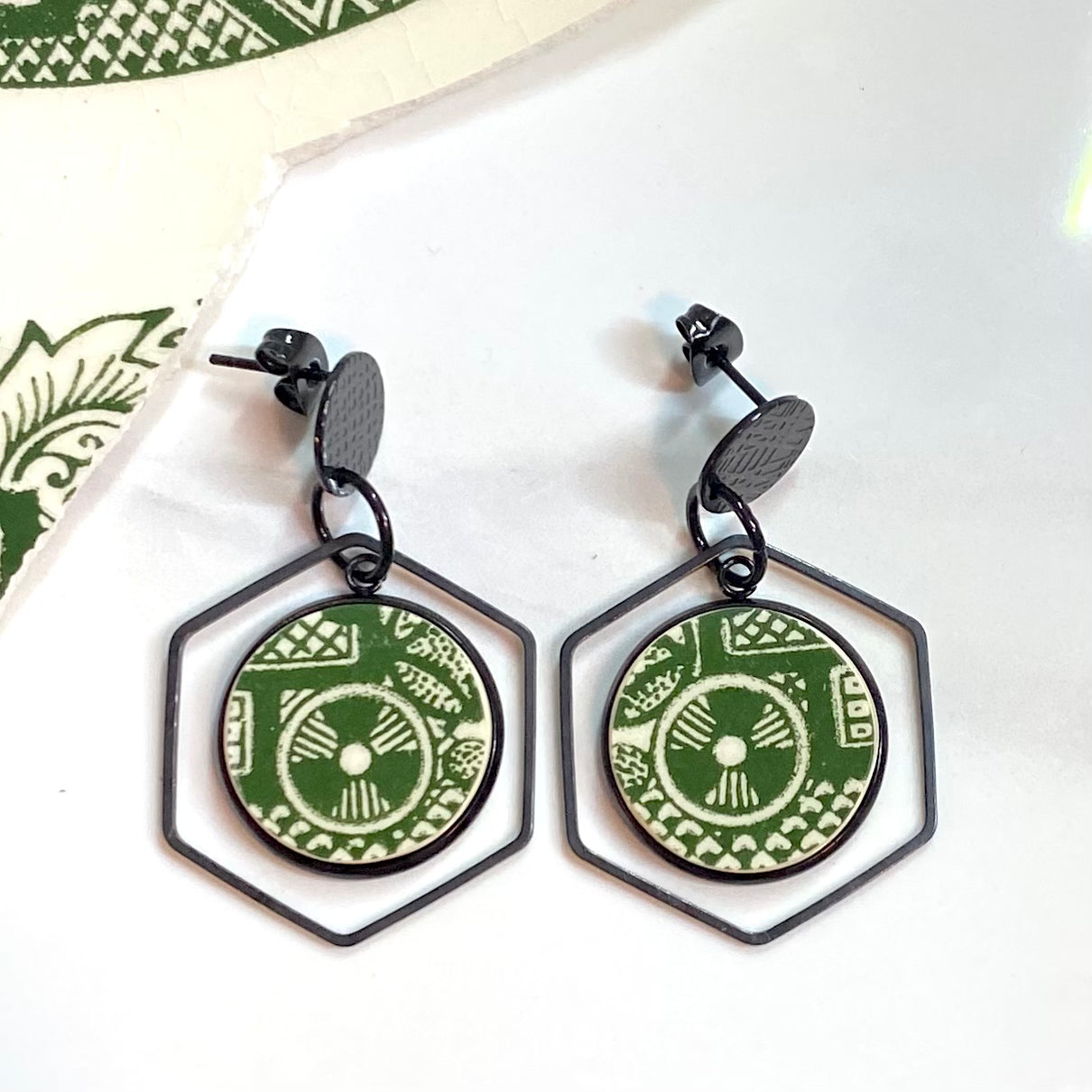 Green Willow Ware by Royal China Stud Dangly Earrings Black