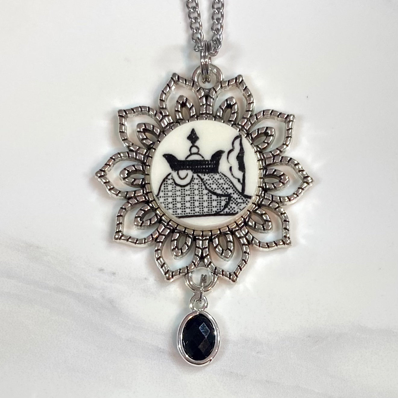 1980’s Churchill Midnight Willow Pendant Necklace