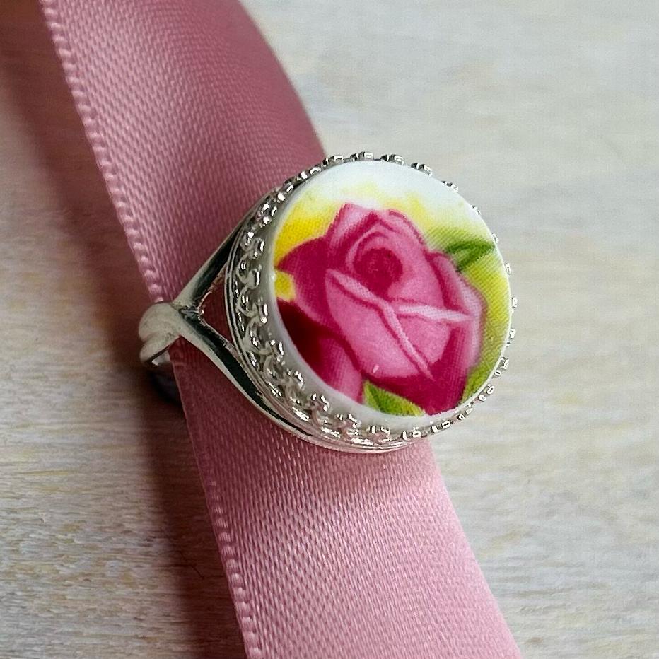 1962 Sterling Silver Royal Albert ‘Old Country Roses’ Ring