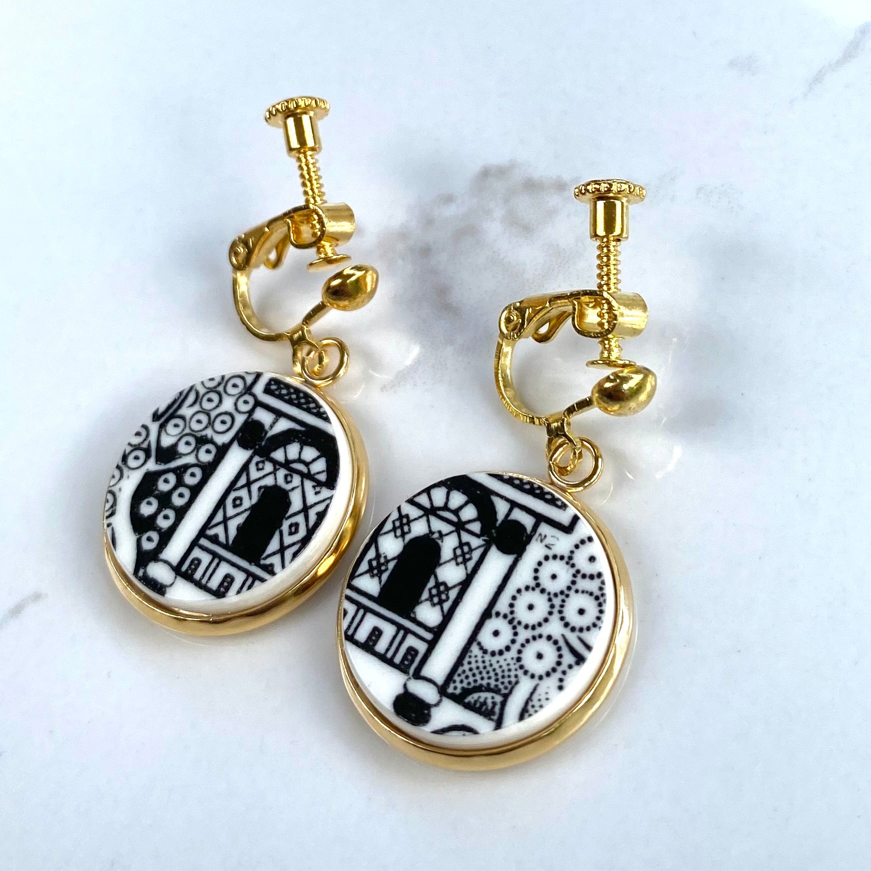 CLIP ON Midnight Willow earrings yellow gold
