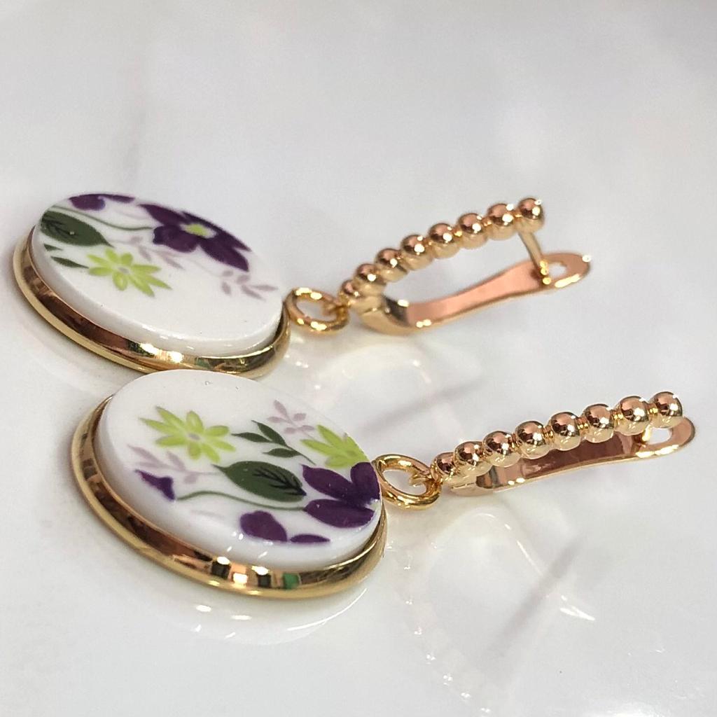 40% off! 1950’s Queen Anne Dangly Earrings Leverback YM
