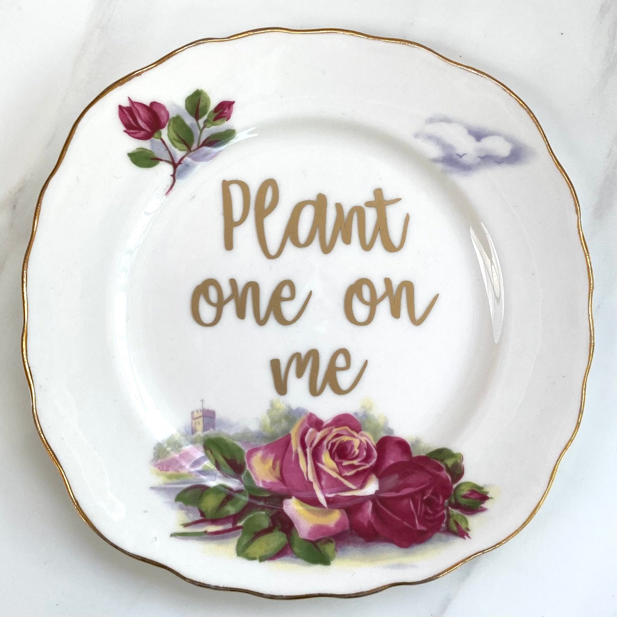 ‘Plant one on me’ quote on plate