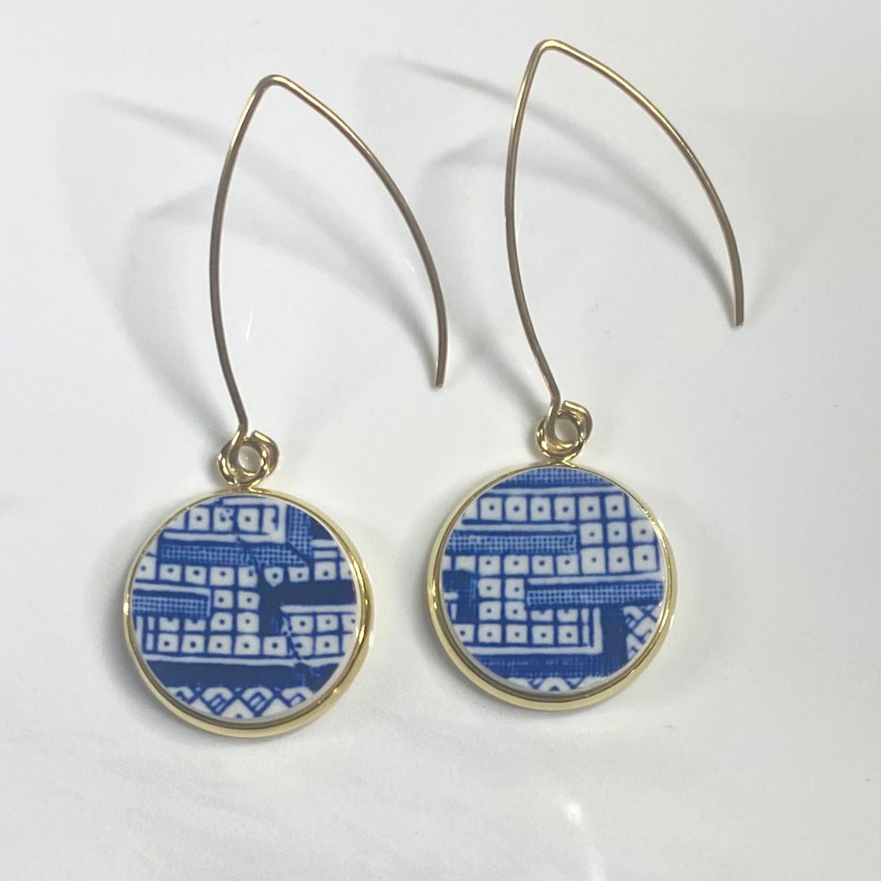 1960’s Blue Willow Dangly Earrings YM