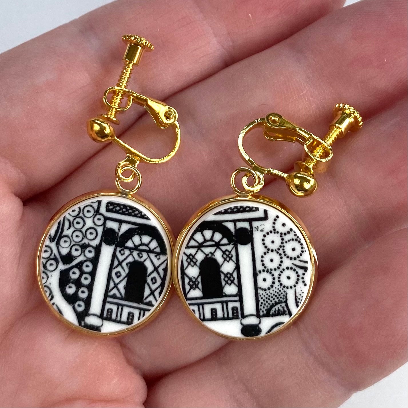 40% off! CLIP ON Midnight Willow earrings Y