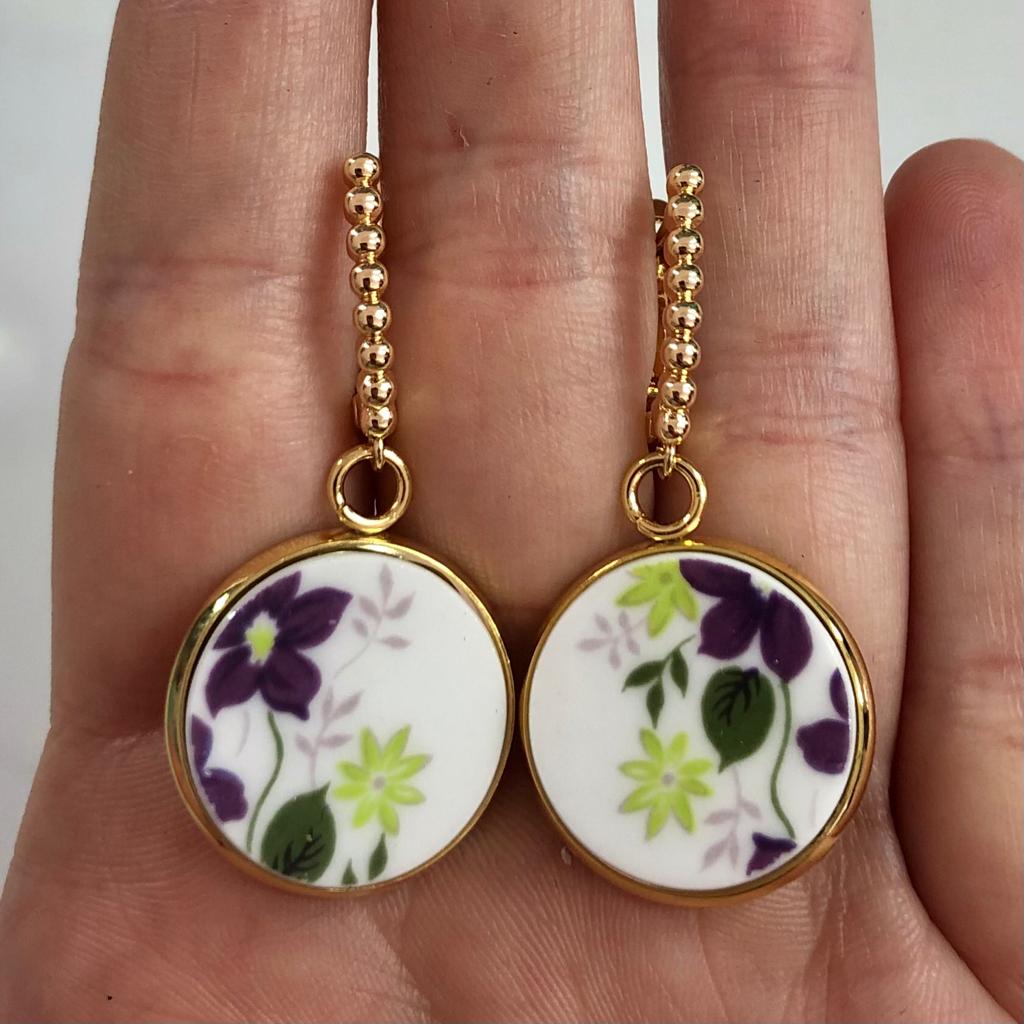 40% off! 1950’s Queen Anne Dangly Earrings Leverback YM