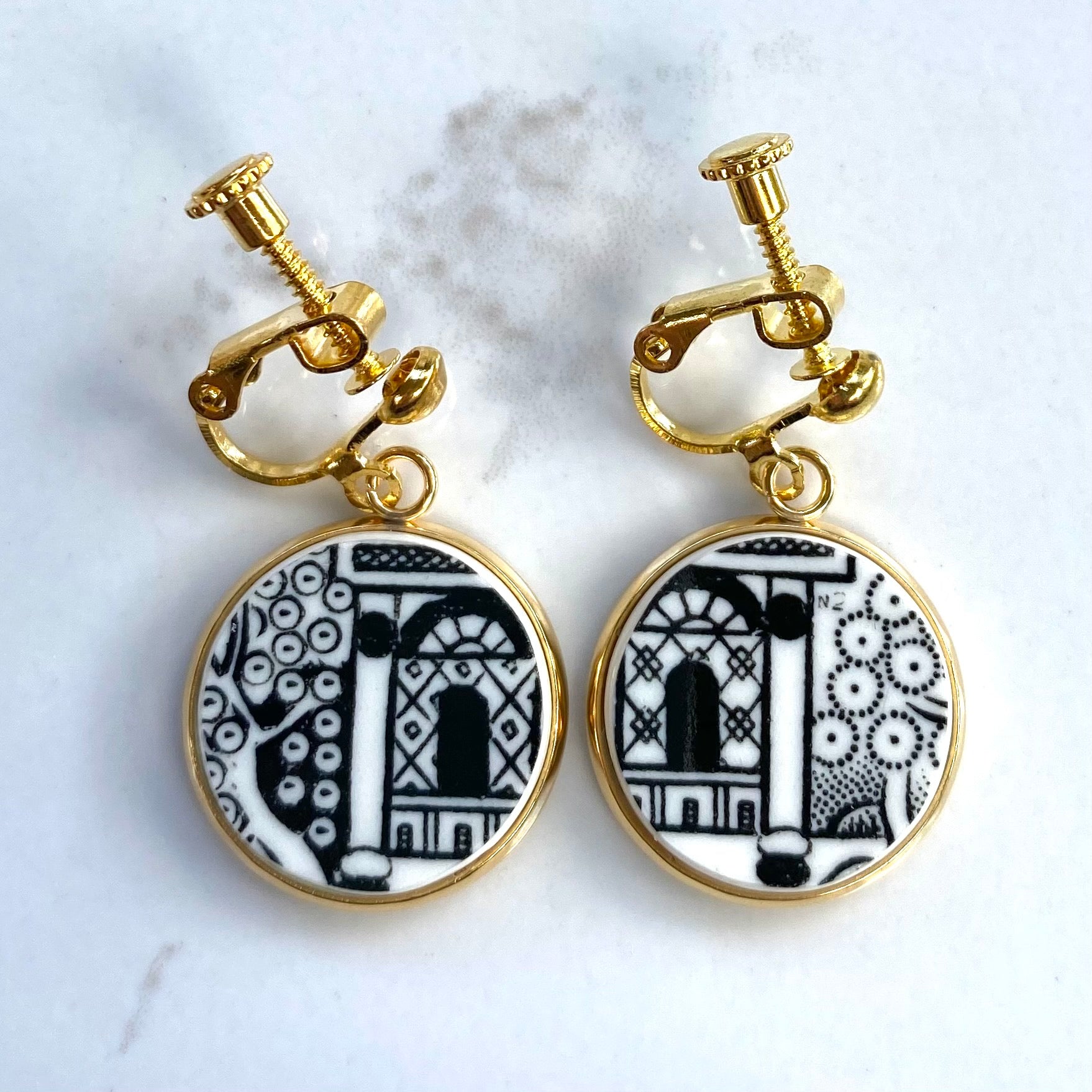 CLIP ON Midnight Willow earrings yellow gold