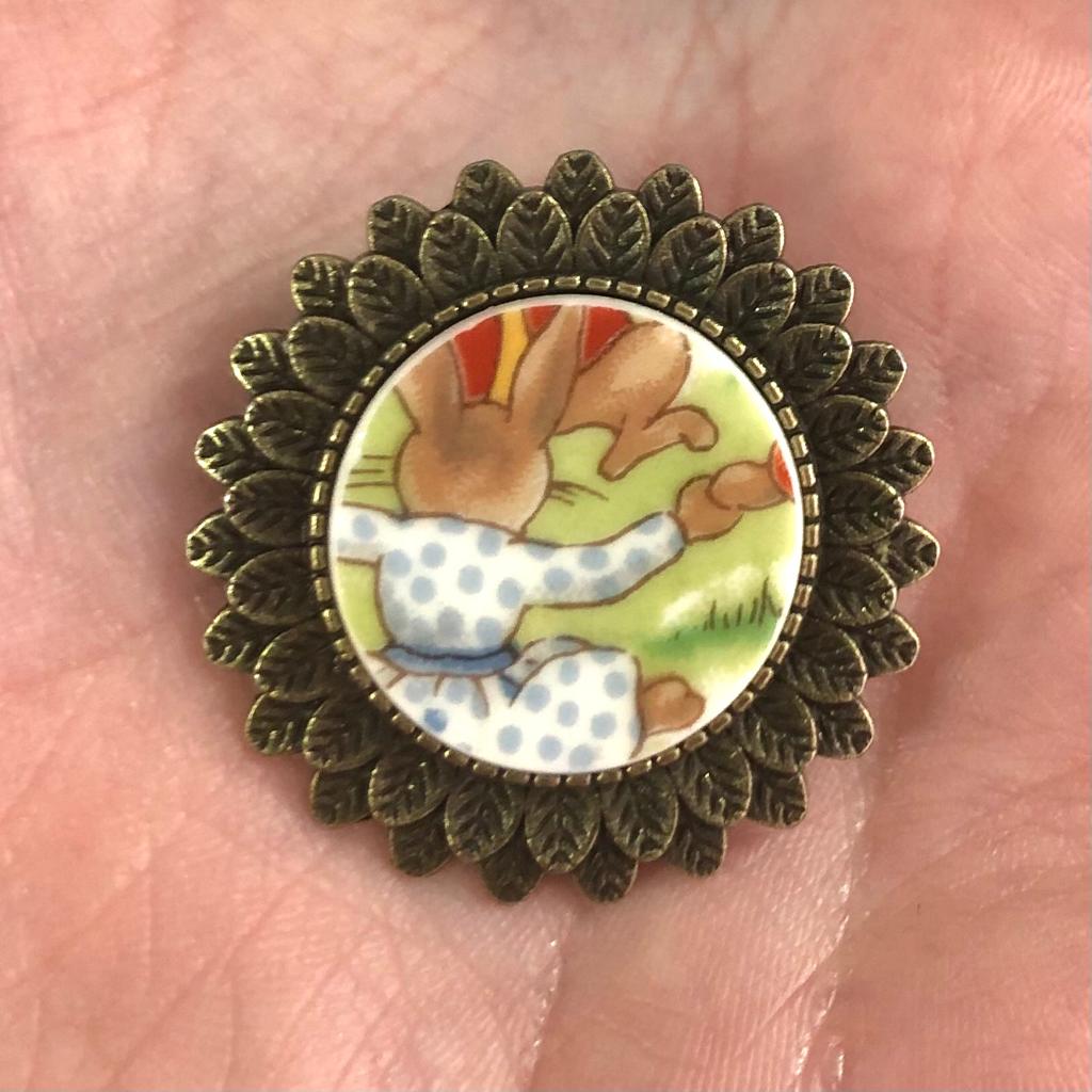 Bunnykins by Royal Doulton Brooch Antique Bronze